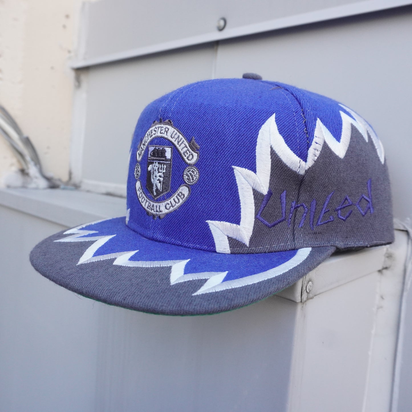 90s Umbro Manchester United Flame Design Snapback Blue