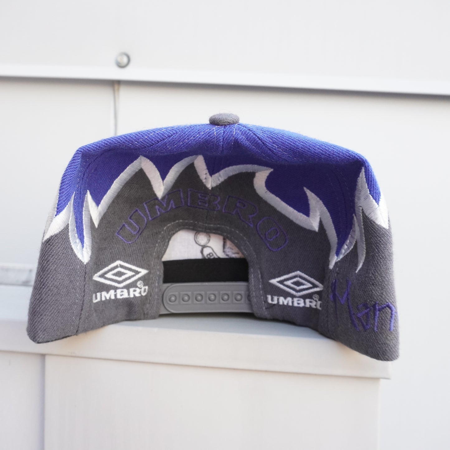 90s Umbro Manchester United Flame Design Snapback Blue
